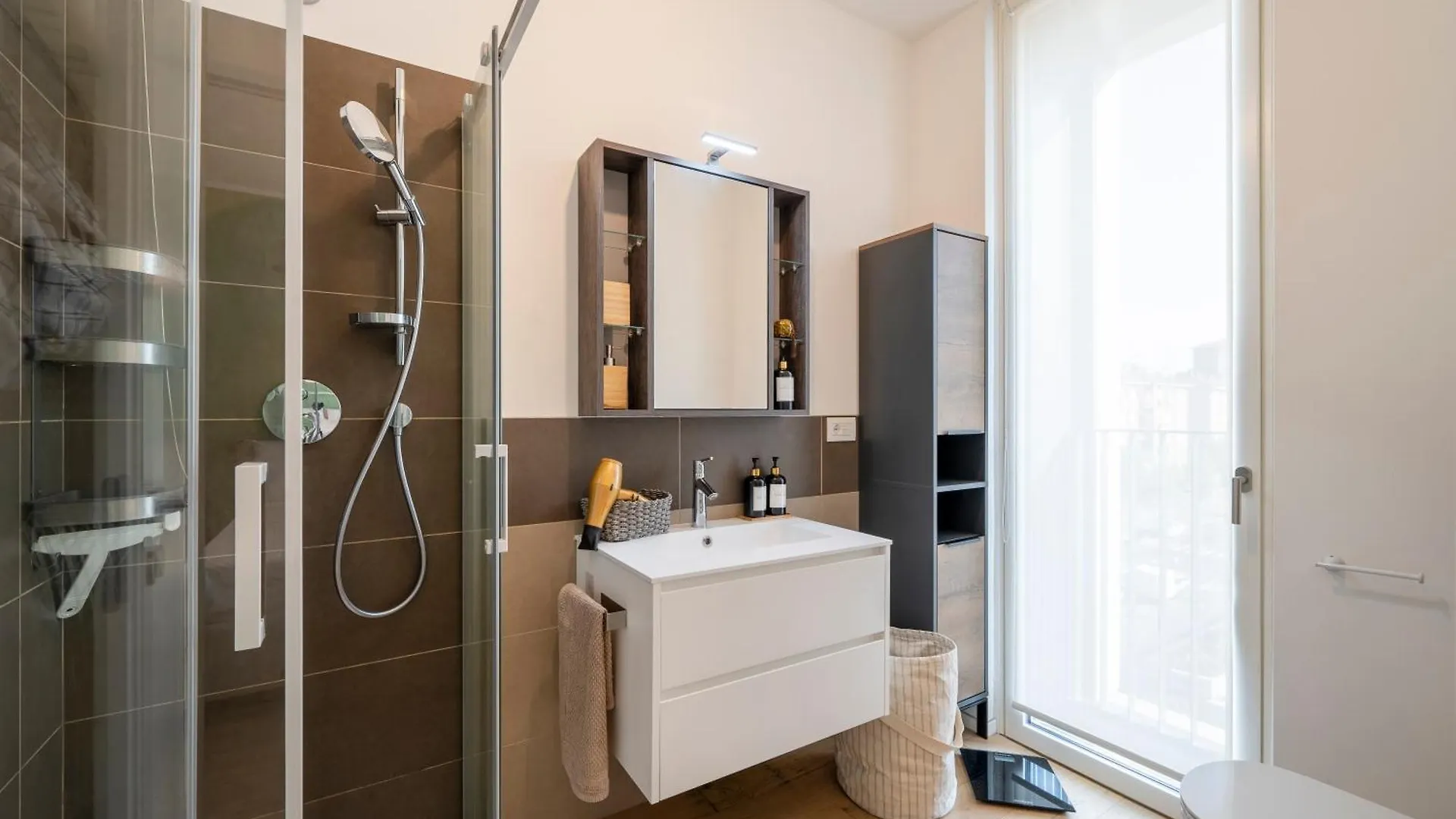 Super Suite Alma With Private Garage Autentica 0*, ميلان إيطاليا