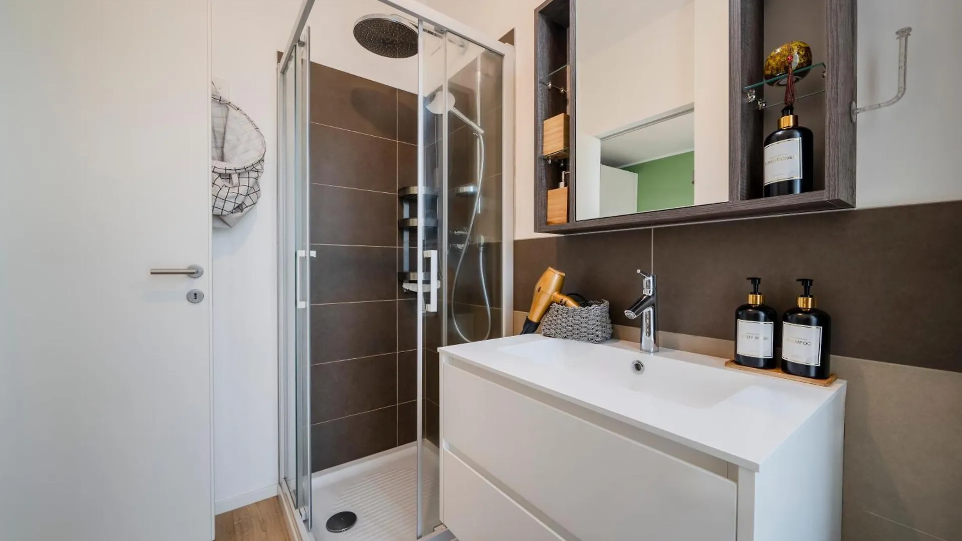 Super Suite Alma With Private Garage Autentica ميلان