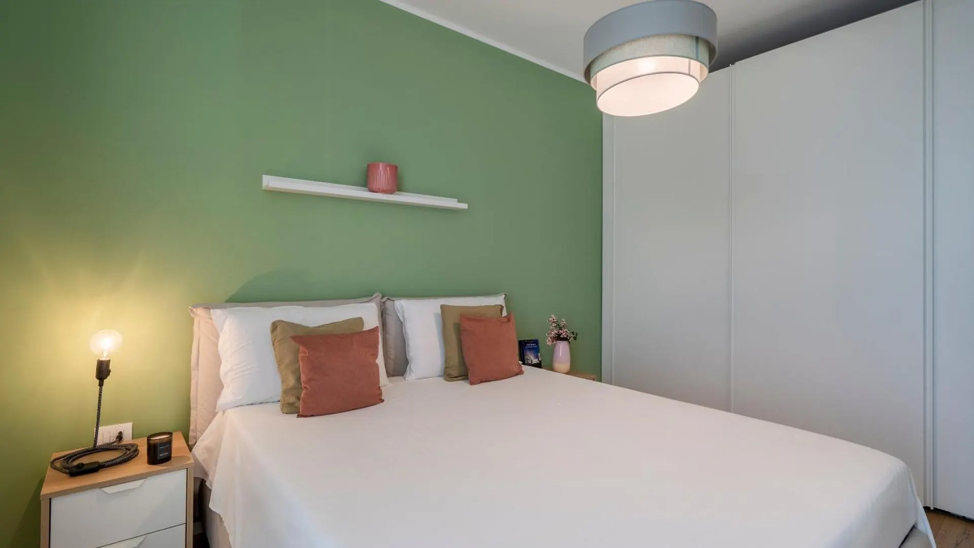 Апартаменты Alma Comfort Suite Battaglia Appartamenti Милан